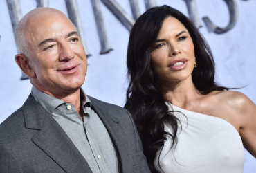 Jeff Bezos Buys $90 Million Florida Mansion To Live In While His Other Newly Purchased $147 Million Homes Are ‘Demolished’ For A Mega Mansion