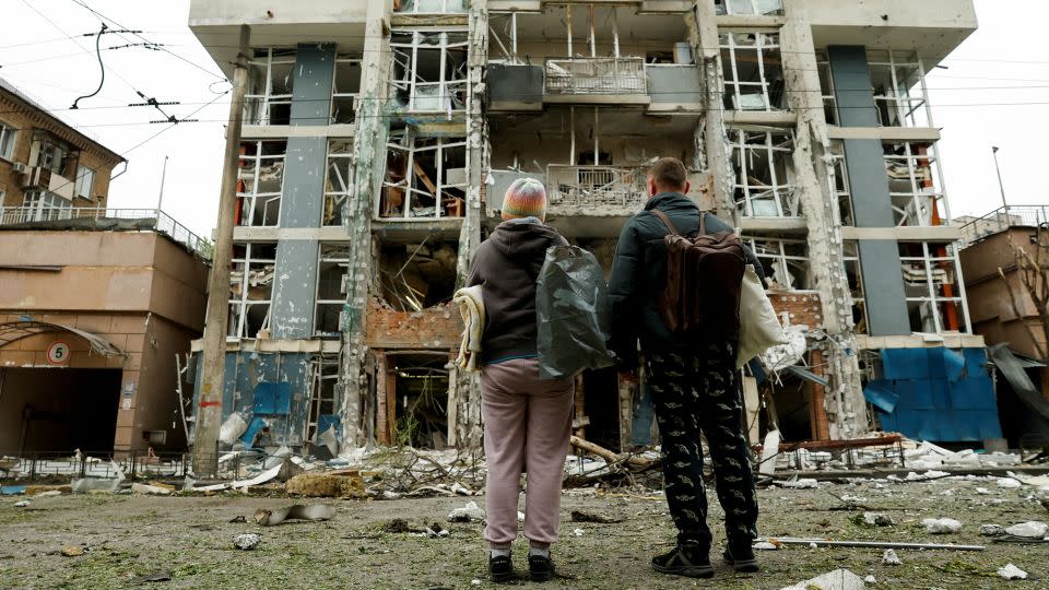 Martynyuk Siblings Killed in Russian Strike as Civilian Deaths Mount and U.S. Policy Wavers