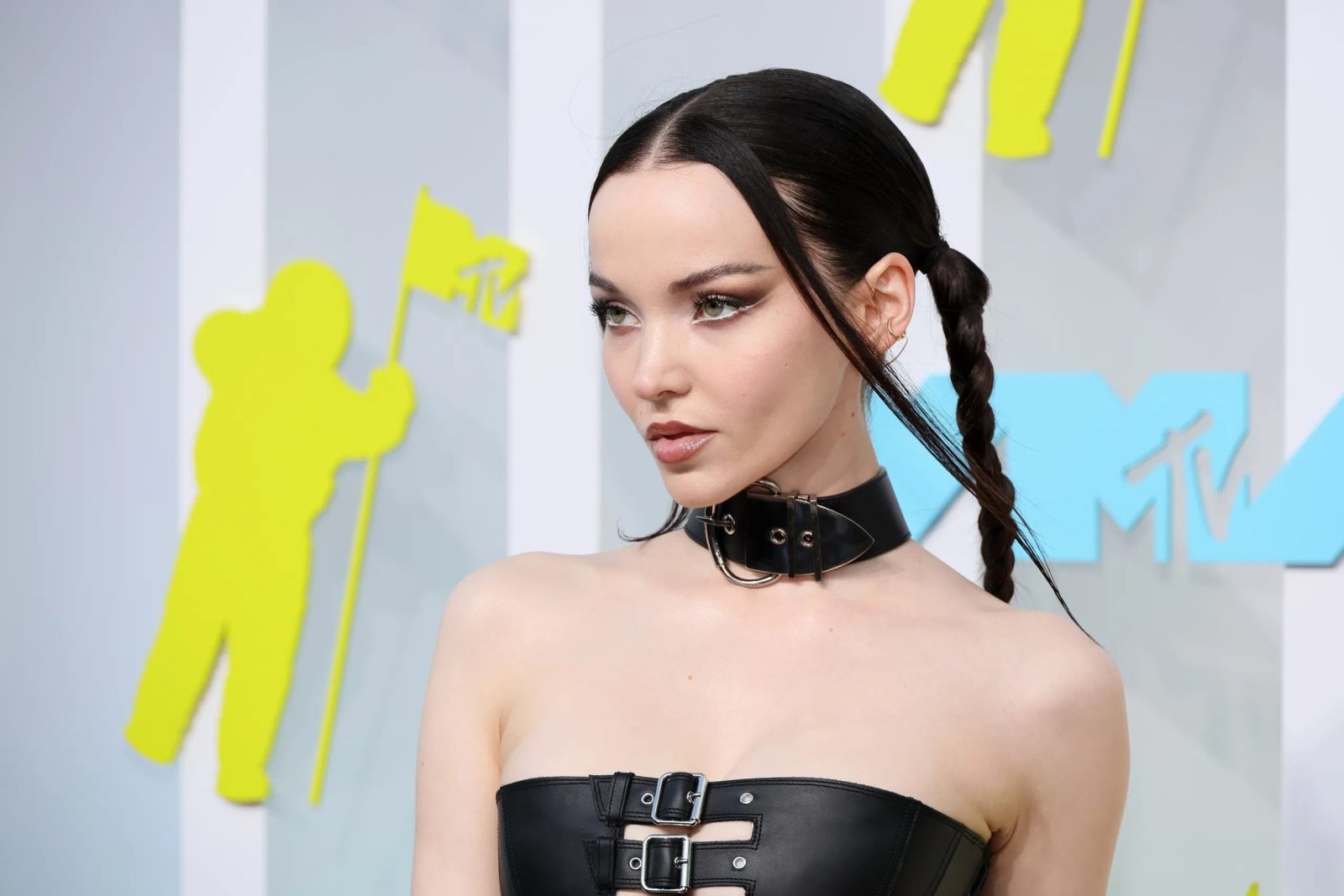 Dove Cameron