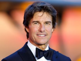 Tom Cruise Receives Oscars