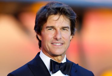 Tom Cruise Receives Oscars